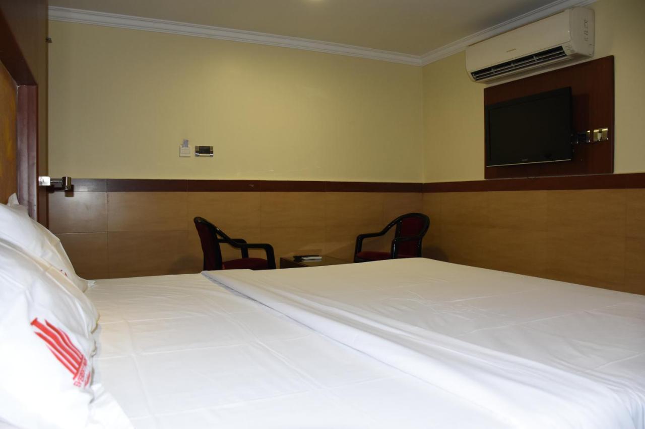 Hotel Everestparkresidency Tiruchirappalli Esterno foto