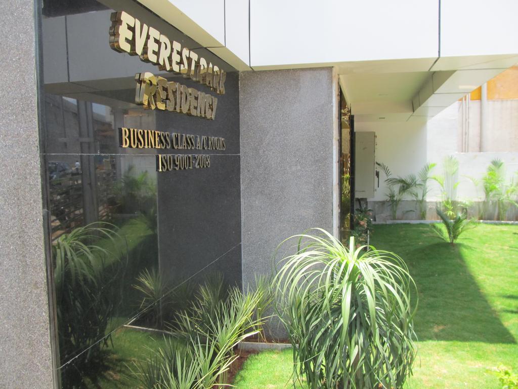 Hotel Everestparkresidency Tiruchirappalli Esterno foto