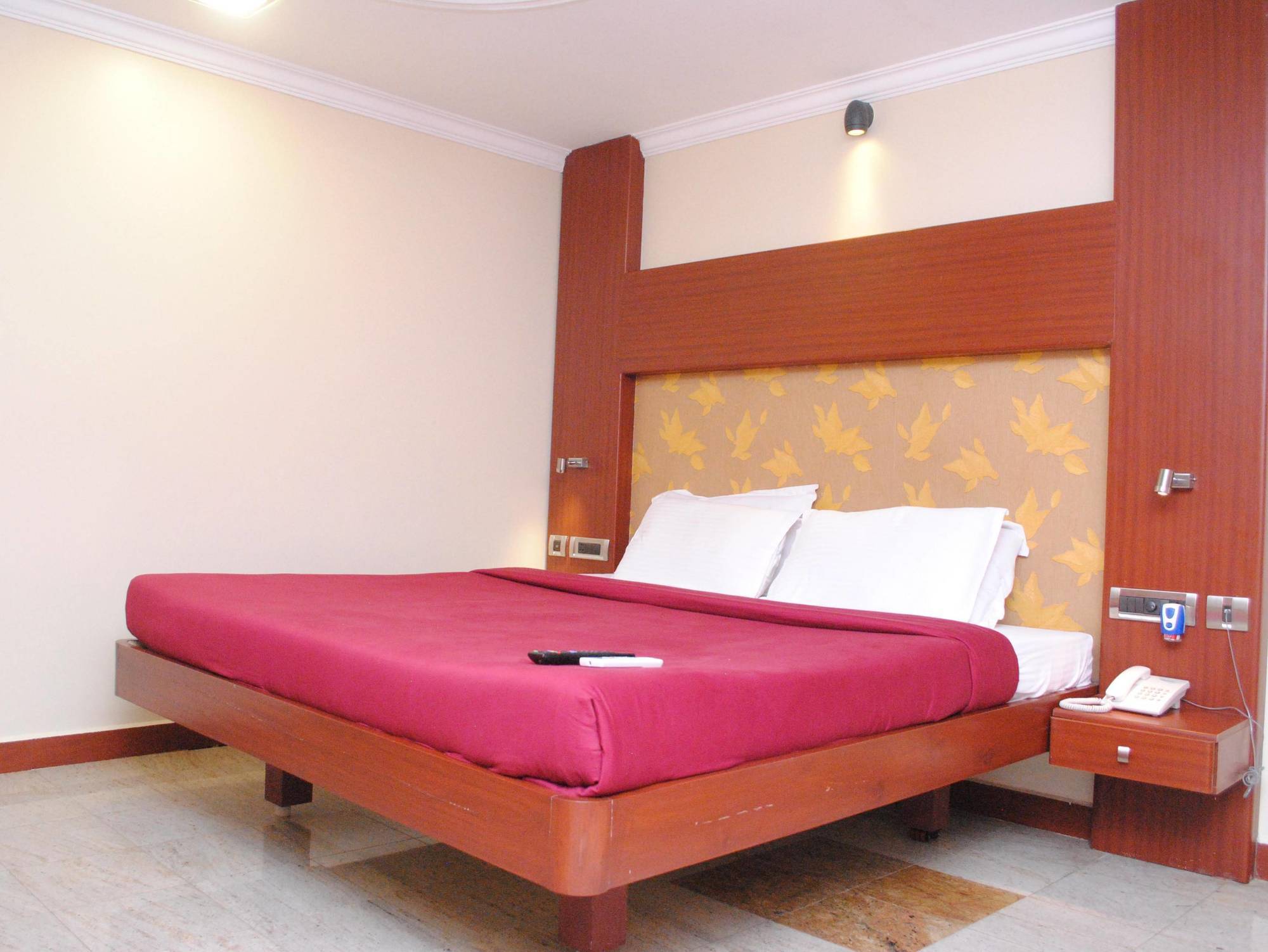 Hotel Everestparkresidency Tiruchirappalli Esterno foto